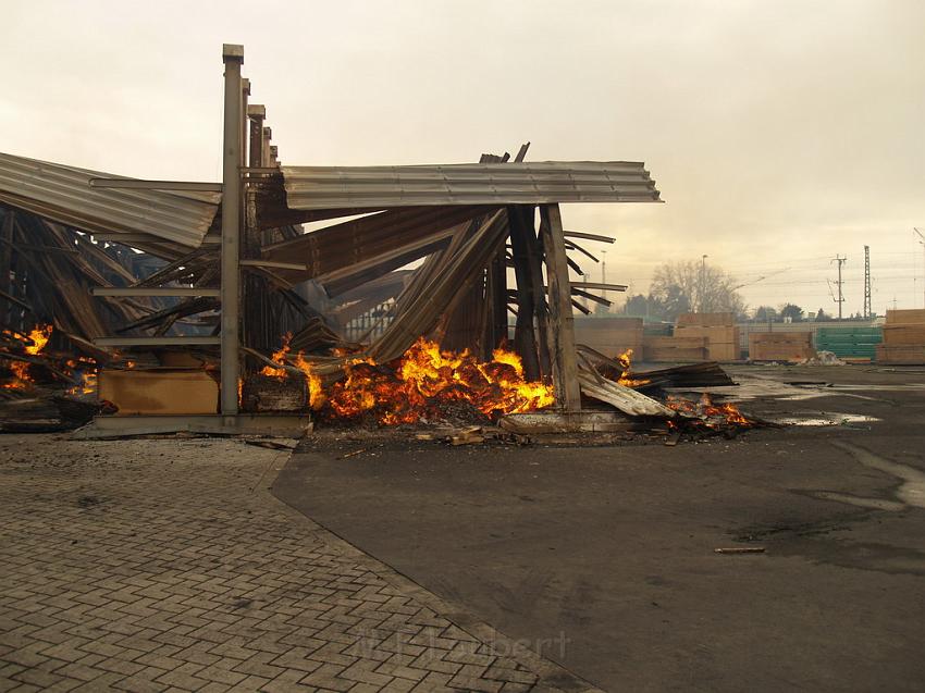 Grossbrand Holzlager Siegburg Industriestr P253.JPG